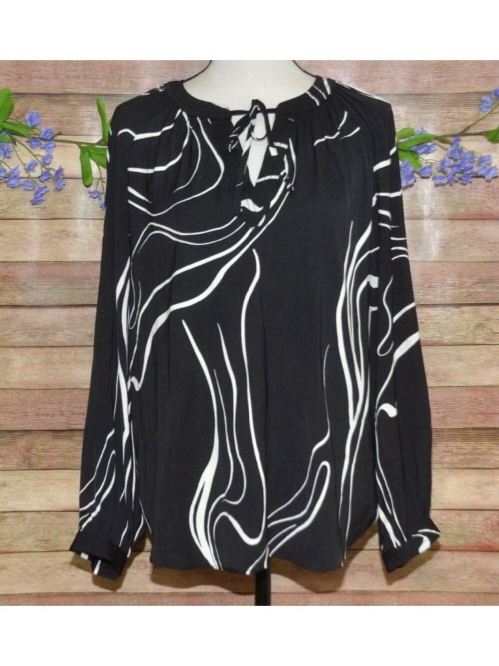 Nine West Black & White Swirl Print Blouse Tie Neck Long Sleeves Womens Size M